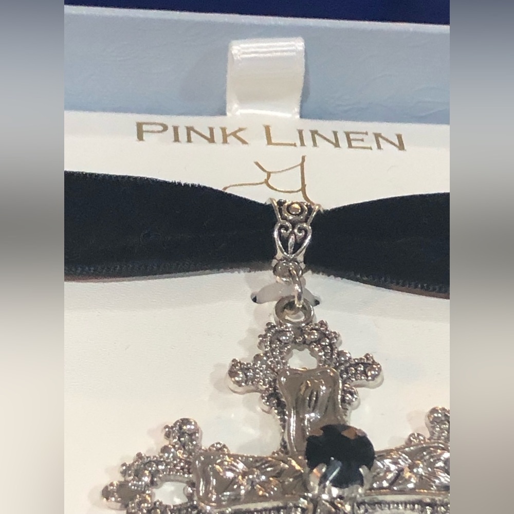 Black velvet strap black onyx look silver cross 13”‎ goth mystical choker new - Picture 5 of 10